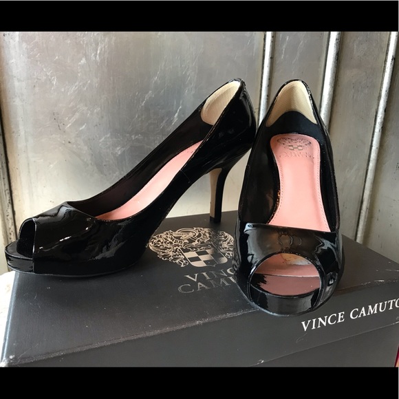 Vince Camuto black shinny heal - Picture 1 of 5